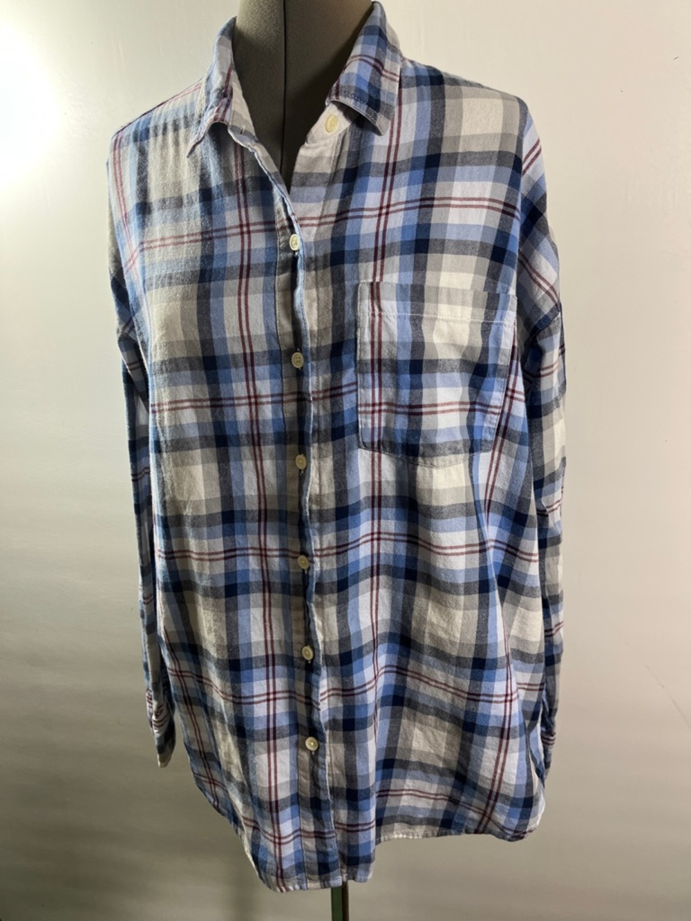 Old Navy Blue and White Plaid Button-Down Shirt Women L Boyfriend  Long Sleeve